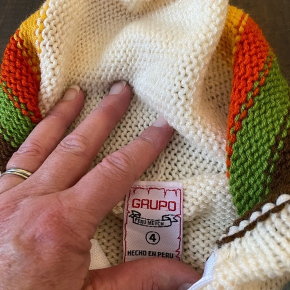 Hand knit  sweater - Picture 5 of 11